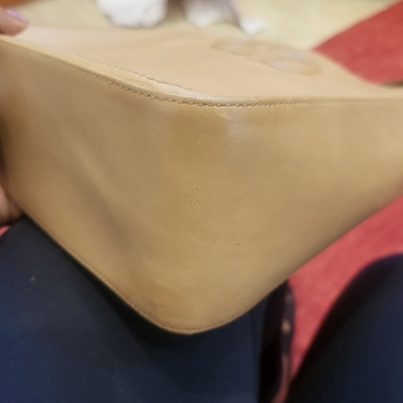 Preloved Salvatore Ferragamo Double Gancini Shoulder Bag. (RARE) Sold-AS-IS - Picture 16 of 17